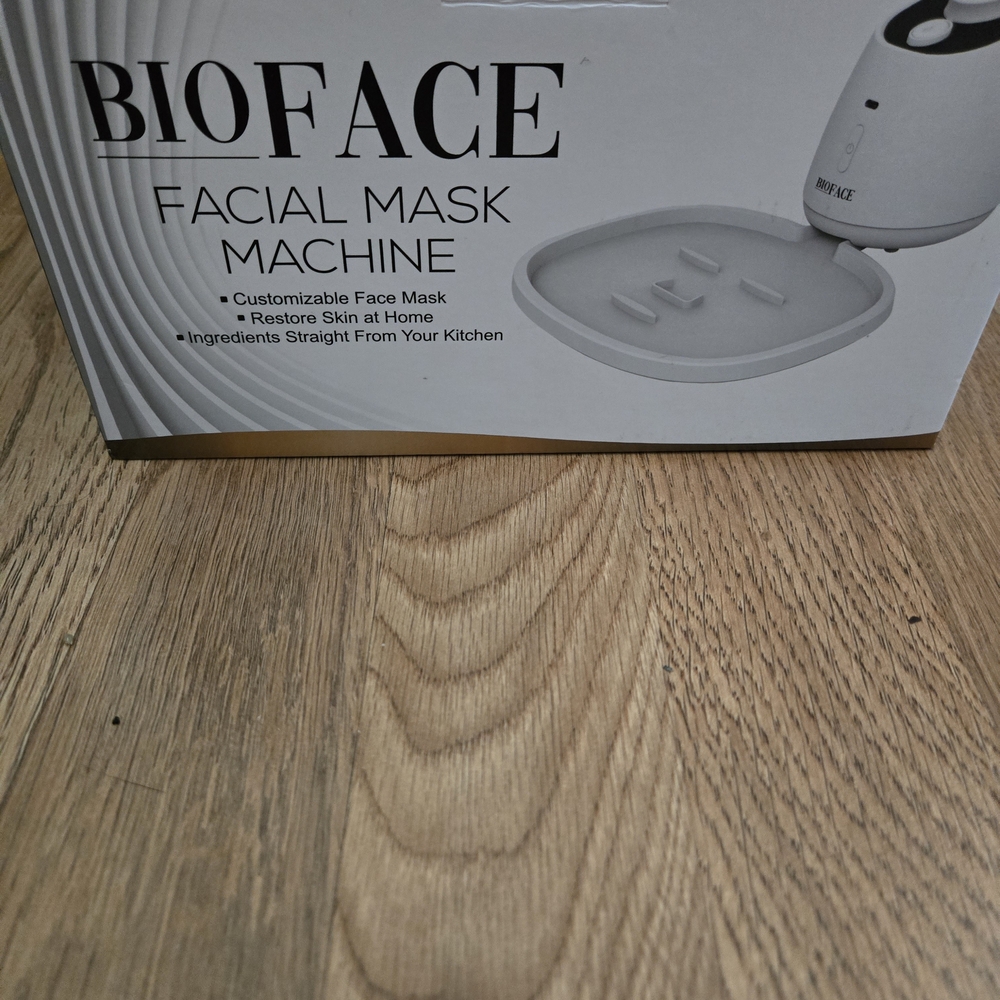 White Skincare Mask Machine